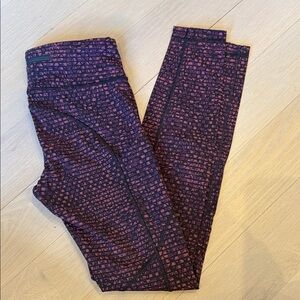 Lululemon leggings with side pockets- Purple/Pink